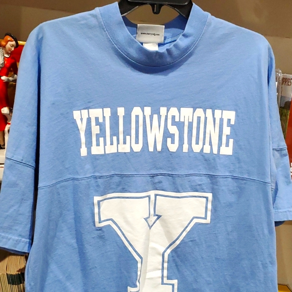 Yellowstone T-shirt Size Large large 14 - 16